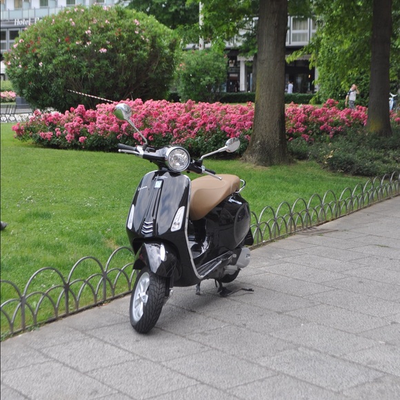 Meet your Posher, Em - Picture 1 of 1